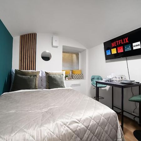 Secret Budget Studio Oasis Prague Extérieur photo