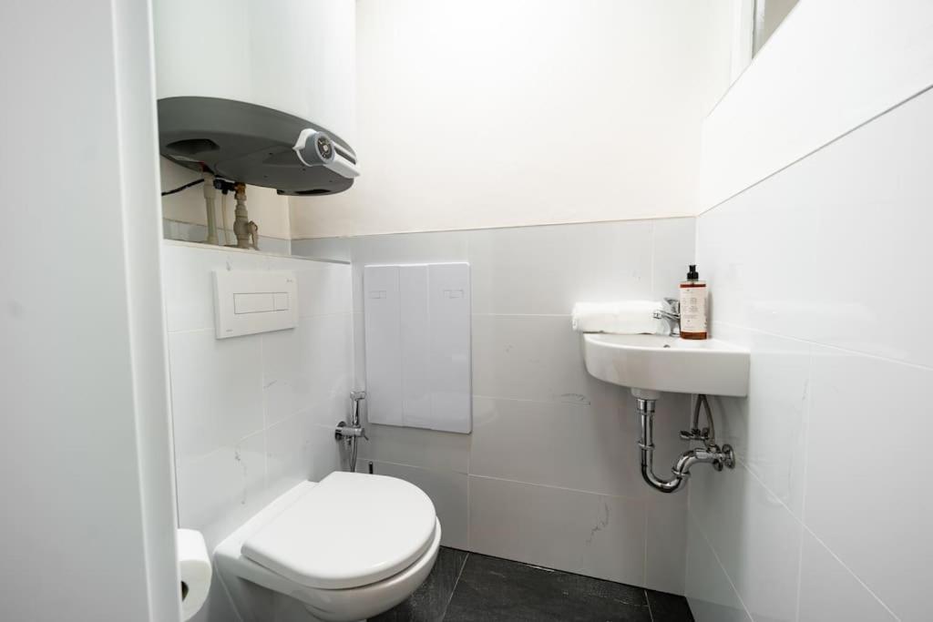 Secret Budget Studio Oasis Prague Extérieur photo